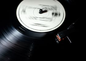 Sunday Vinyl Listening Club